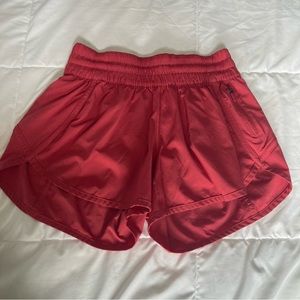 Lululemon Tracker Low Rise Lined Short 4”